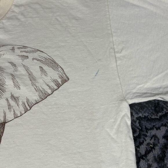 Vintage Elephant Graphic T-Shirt Cream Men’s Size L Wildlife Nature Animal Tee - Picture 6 of 8